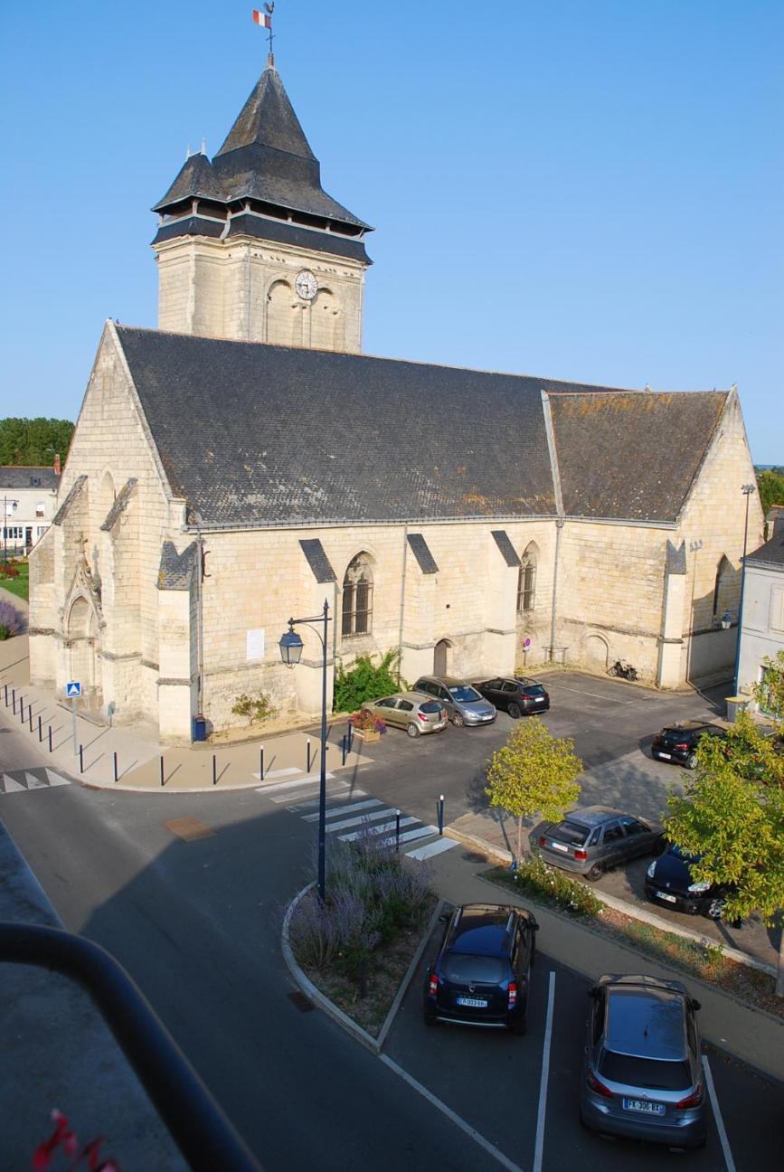 Logis Loire Hotel - Les Cocottes Restaurant Les Rosiers Екстериор снимка