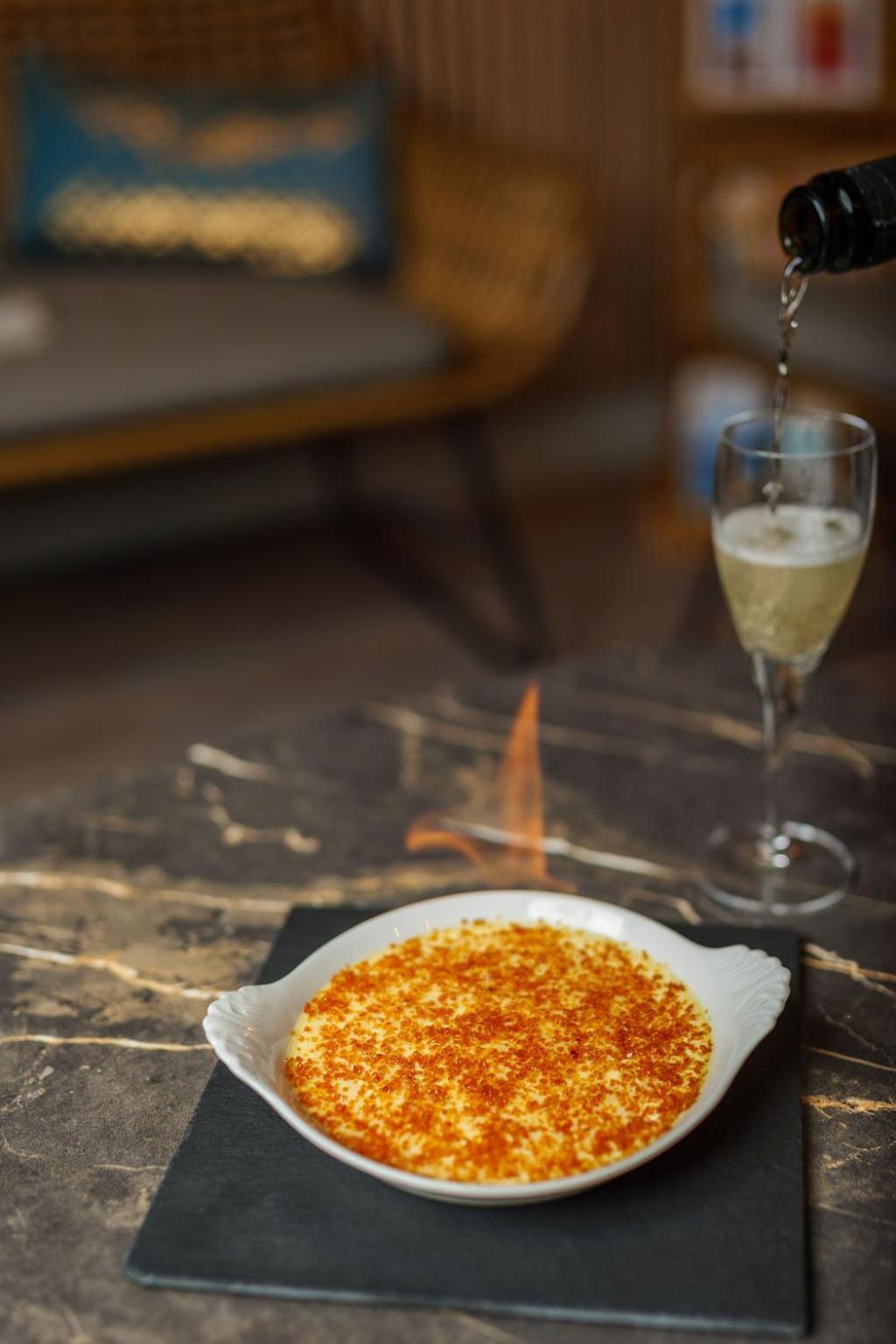 Logis Loire Hotel - Les Cocottes Restaurant Les Rosiers Екстериор снимка