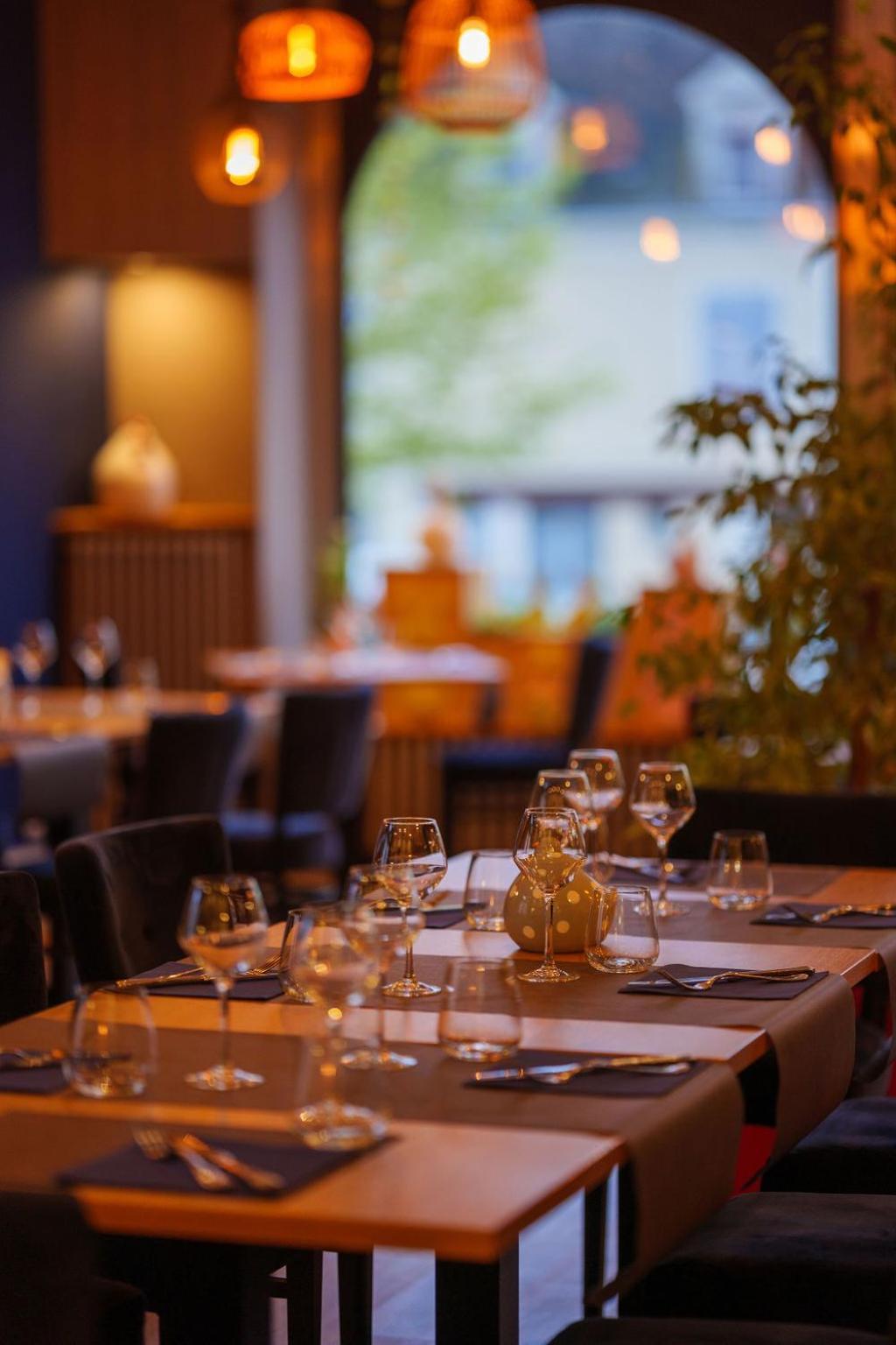 Logis Loire Hotel - Les Cocottes Restaurant Les Rosiers Екстериор снимка